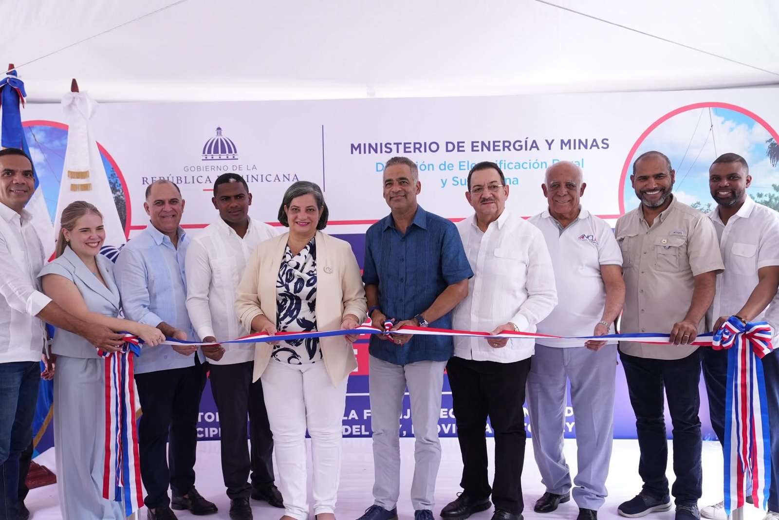 Ministerio de Energía y Minas inaugura proyecto de extensión de redes eléctricas que beneficia a más de 250 familias en Hato Mayor