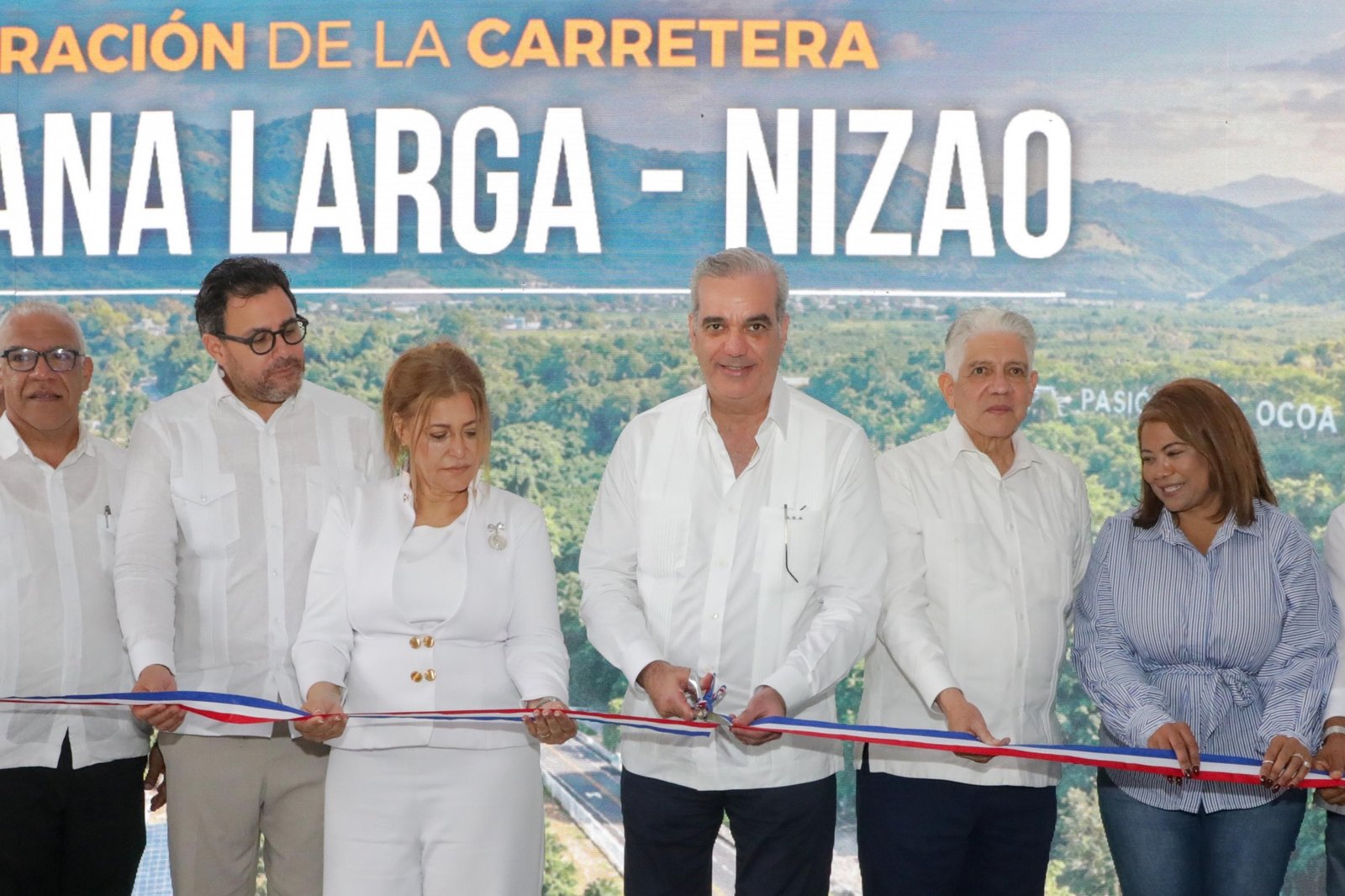 Presidente Luis Abinader inaugura carretera Nizao-Sabana Larga-Ocoa y fortalece conexión entre Cibao y Sur