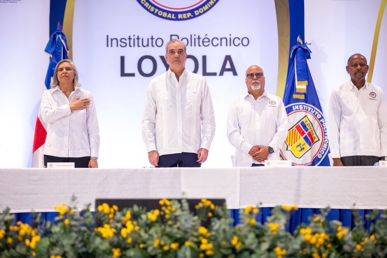 El rector del Instituto Politécnico Loyola, padre José Victoriano, destacó este sábado los aportes del presidente Abinader al desarrollo de la República Dominicana y la importancia de fortalecer la formación técnica