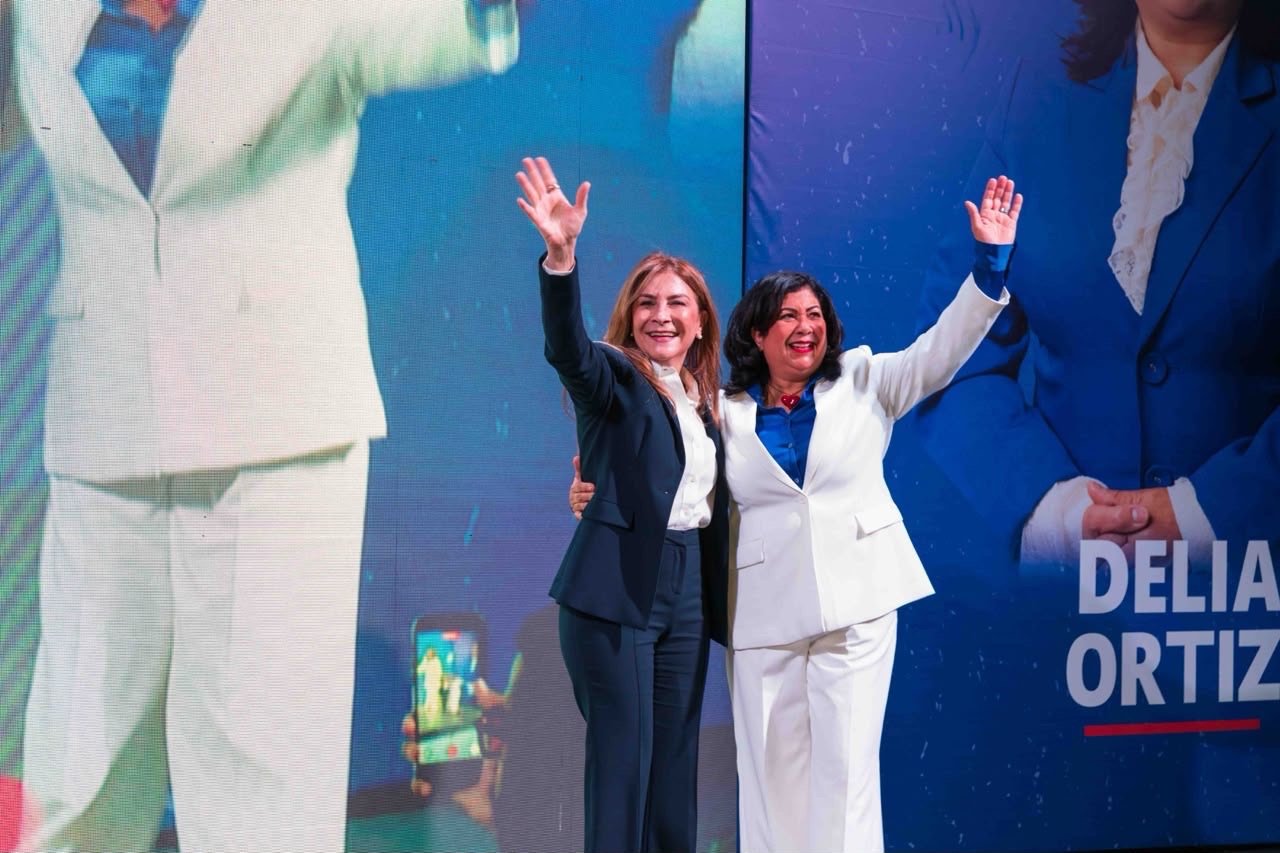 Delia Ortiz integra su equipo a Carolina Mejía y la proclama próxima presidenta de la República