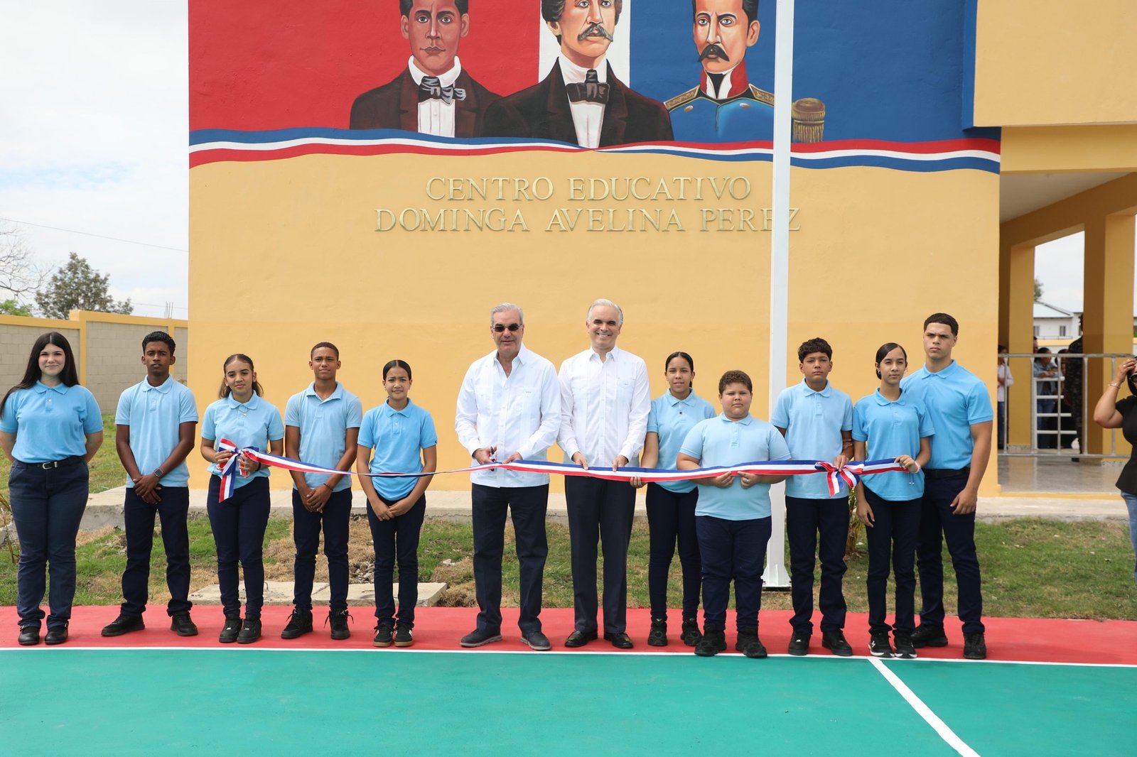Tras años de espera, presidente Luis Abinader inaugura dos centros educativos en Santiago con 15 nuevas aulas que beneficiarán a más de 500 estudiantes