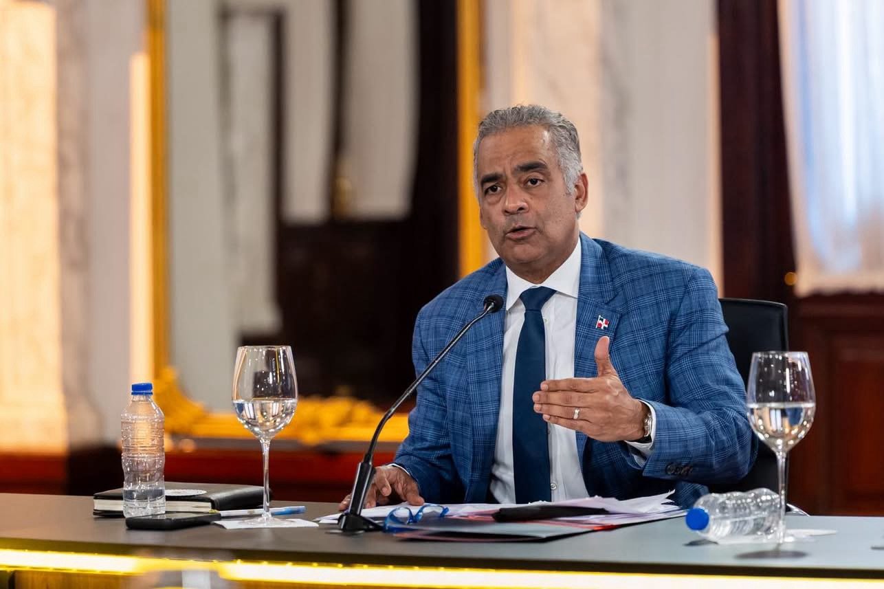 El Gobierno mantiene congelada la tarifa eléctrica y refuerza subsidios para proteger el bolsillo de los dominicanos