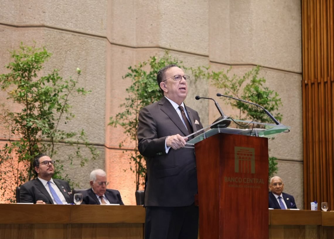 Valdez Albizu anunció que la economía dominicana creció 5.6% interanual en septiembre 2026