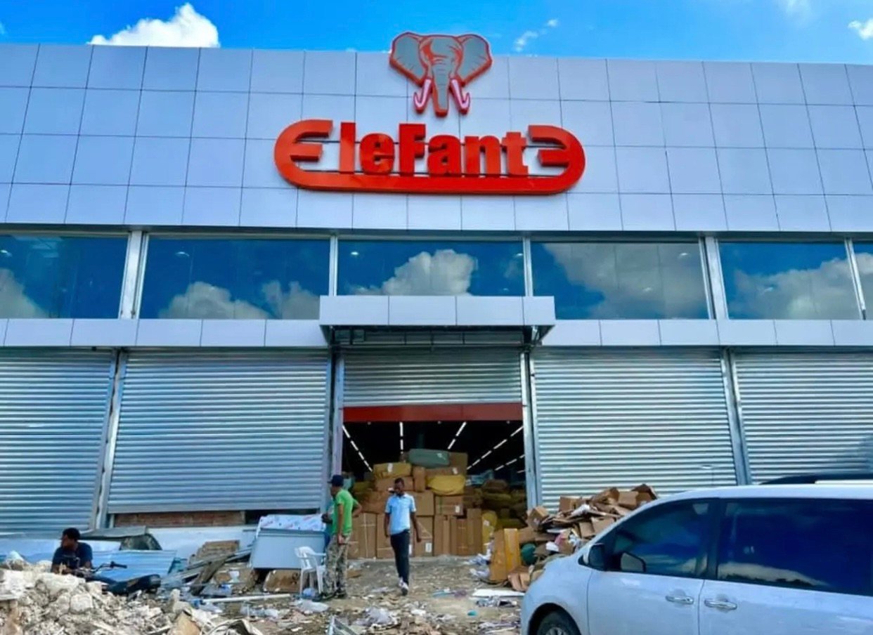 Ministerio de Trabajo ordena cierre temporal de tienda china Elefante en Hato Mayor por peligro inminente