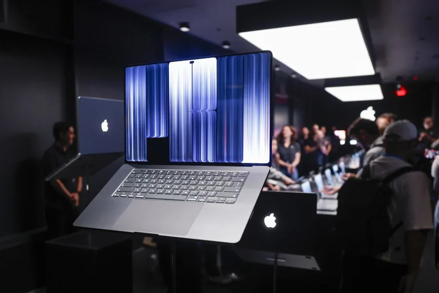 Apple presenta MacBook Pro con pantalla táctil